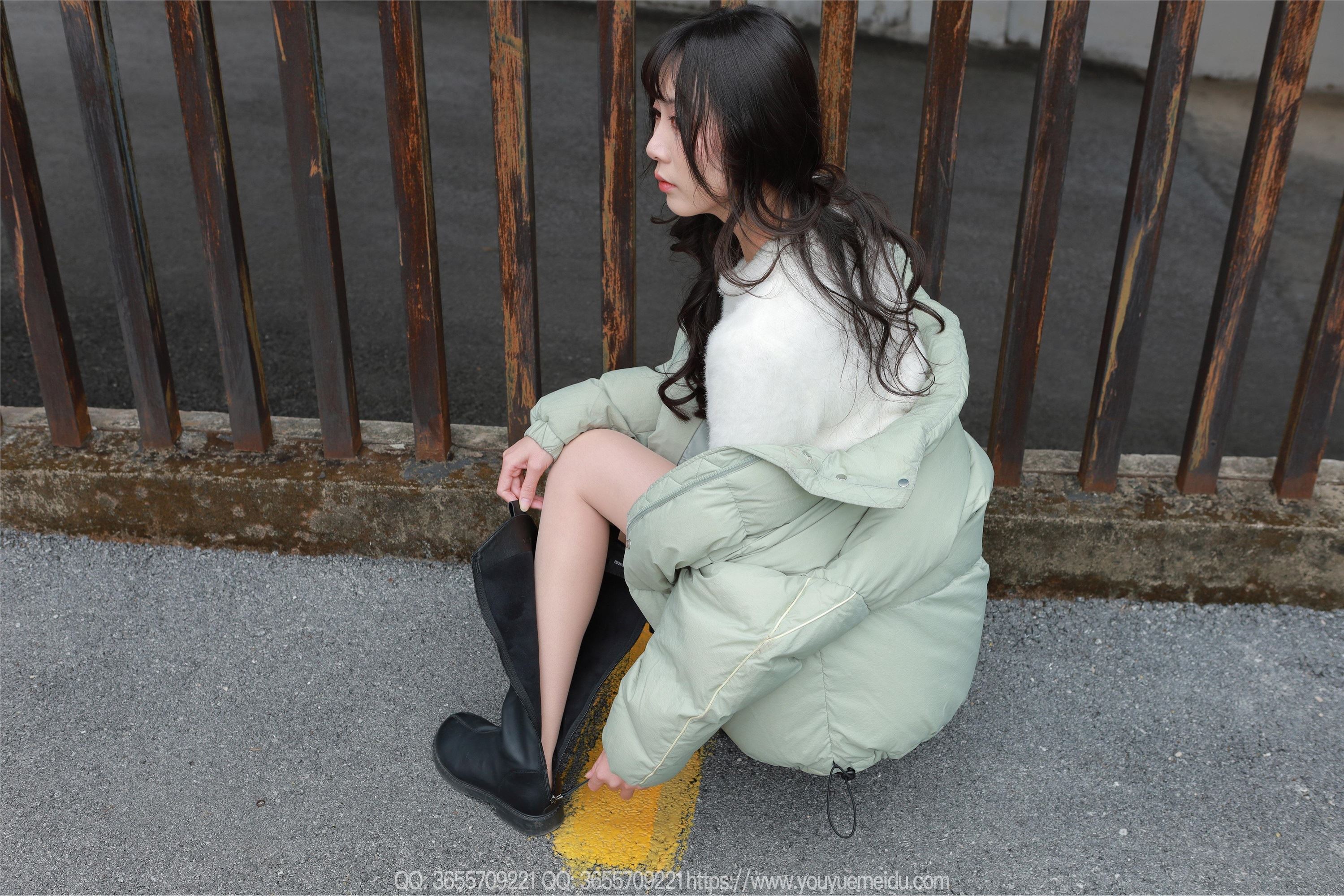 IESS异思趣向  2025.04.02 丝享家 2017 团团《长靴包臀裙（上）》